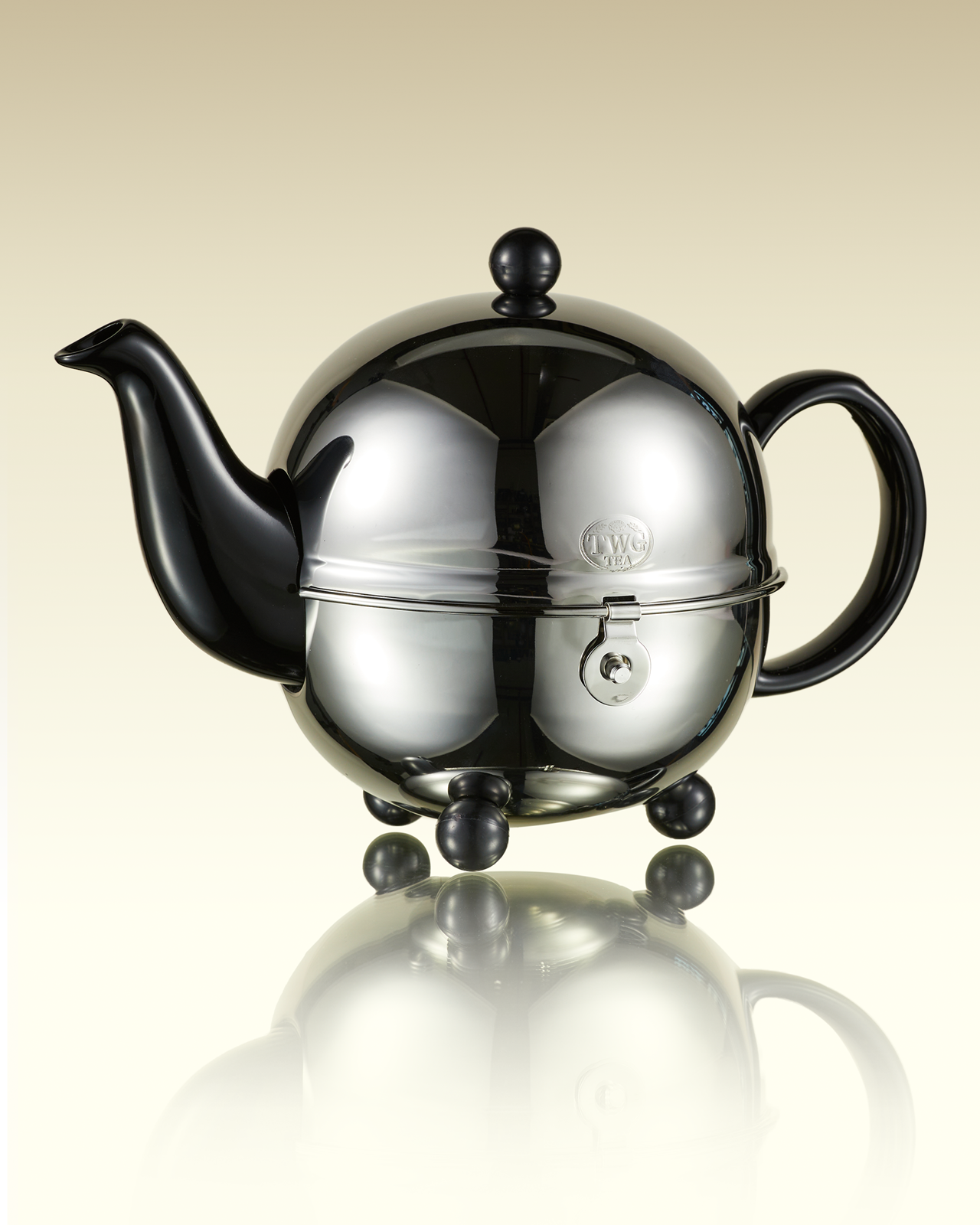 Design Teapot in Black (900ml) | TWG Tea